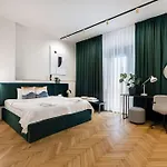 Stylish & Charming - Center Apartman