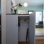 Stylish & Charming - Center *