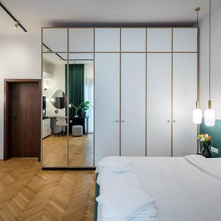 Stylish & Charming - Center Апартаменты