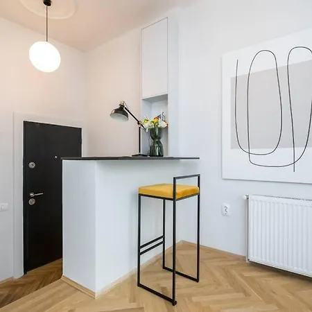 Apartment Stylish & Charming - Center