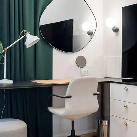 Stylish & Charming - Center Апартаменты *