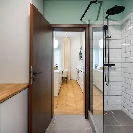 Apartment Stylish & Charming - Center *
