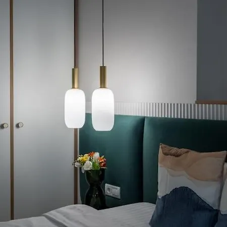Stylish & Charming - Center Apartment