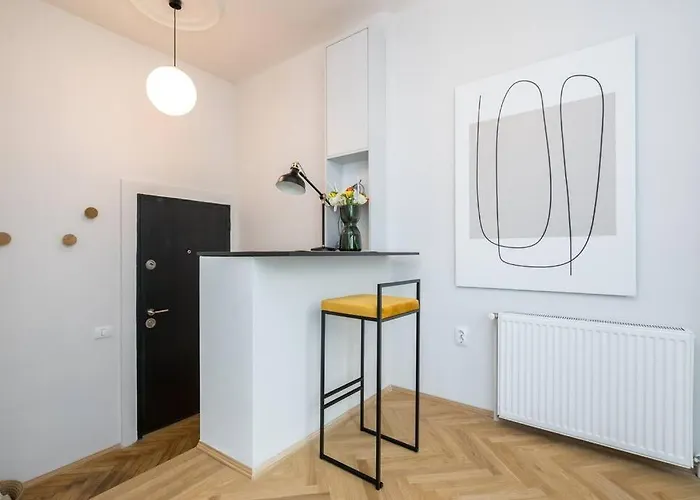 Daire Stylish & Charming - Center