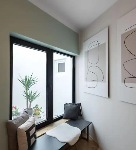 Daire Stylish & Charming - Center
