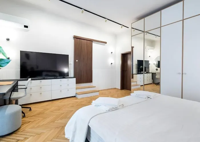 Stylish & Charming - Center Apartament *